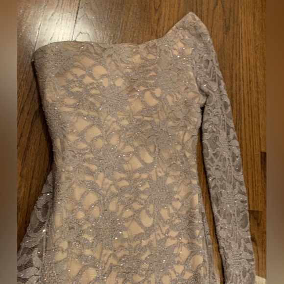 Dress - Picture 2 of 4